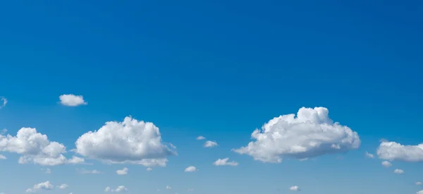 Céu azul fundo — Fotografia de Stock