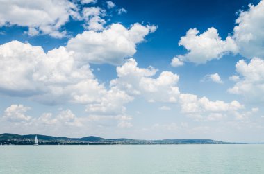Balaton Gölü'nün görünümü