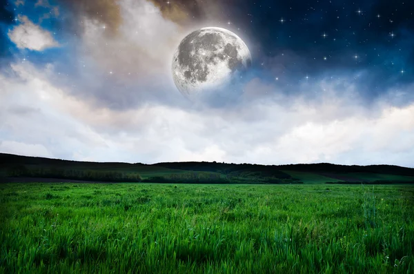 Bellissimo sfondo campo notturno — Foto Stock