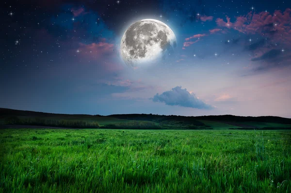 夜空の満月の背景 — ストック写真