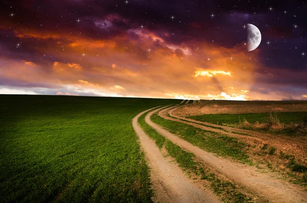 Estrada rural e céu com estrelas à noite — Fotografia de Stock