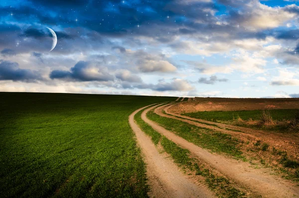 Camino rural y cielo con estrellas en la noche — Foto de Stock