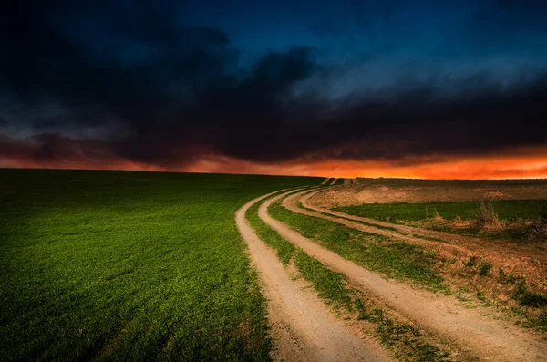 Camino rural en la noche — Foto de Stock