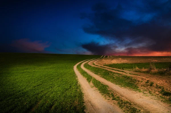 Camino rural en la noche — Foto de Stock