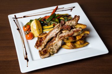 Sebzeli kuzu pirzolası