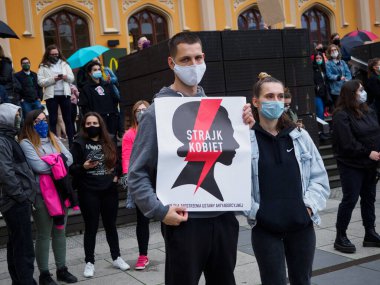 Wroclaw, Polonya, 23 Ekim 2020 - Polonya kenti Wroclaw 'da kadınların protestosu, çünkü Polonya' nın en üst mahkemesi kürtaj yasağını yasakladı.