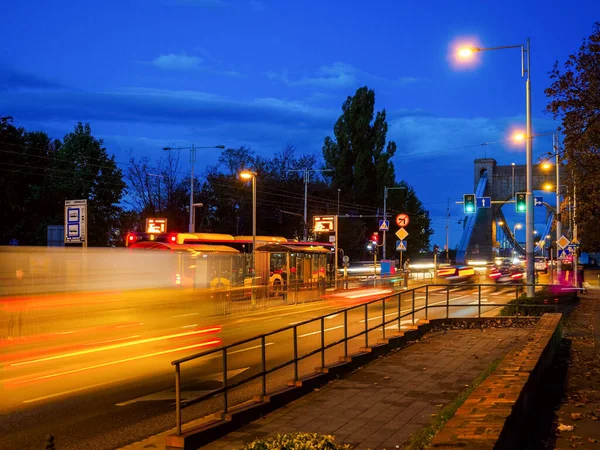 Tráfico Nocturno Una Ciudad Transporte Público Vida Urbana — Foto de Stock