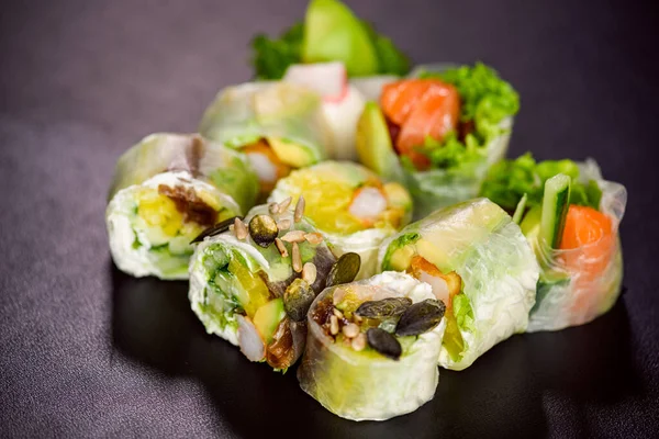 Rice Paper Rolls Salmon Lettuce Shrimp Cucumber Avocado Cream Cheese — ストック写真