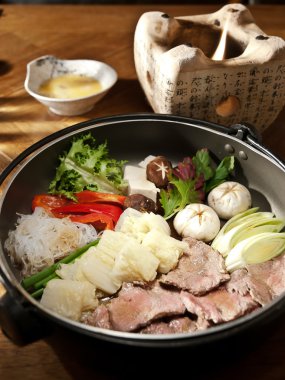 Japon Sukiyaki çanak