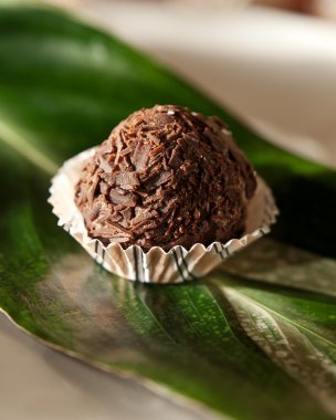 lezzetli çikolata el yapımı pralin-tatlı gıda