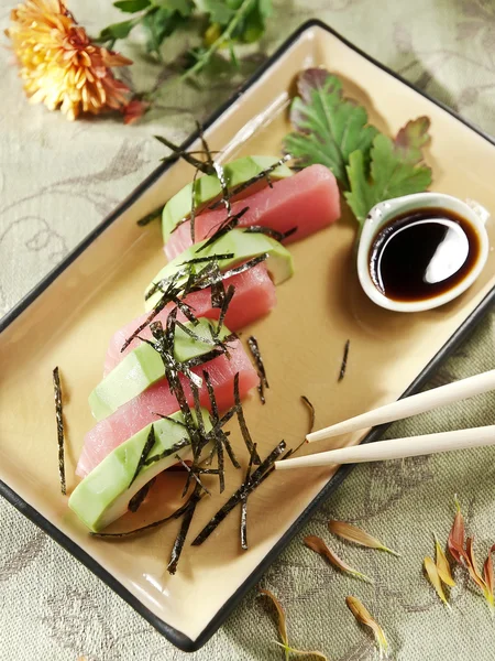 Slices of Avocado and tuna — Stock Photo, Image