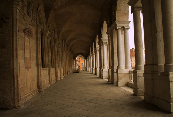 Arquitetura na cidade italiana de Vicenza — Fotografia de Stock