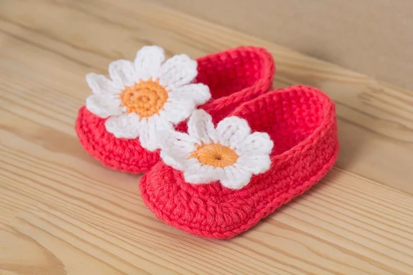 Knitted baby booties — Stock Photo, Image