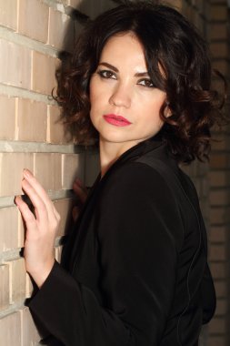 çekici genç bir kadın