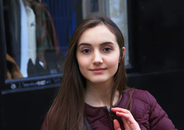 Portrait of beautiful girl — Stock Photo, Image