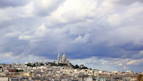 Panoramic rainy sky over Montmartre, in Paris city, France. — Stock Photo, Image