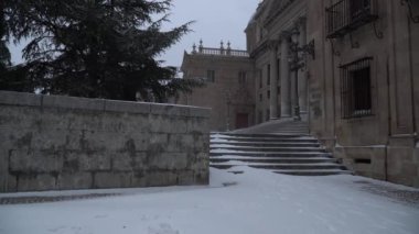 Salamanca, İspanya 'da kar çok nadir görülür.
