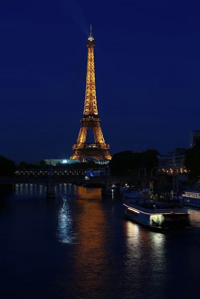 Uitzicht op Eiffeltoren — Stockfoto