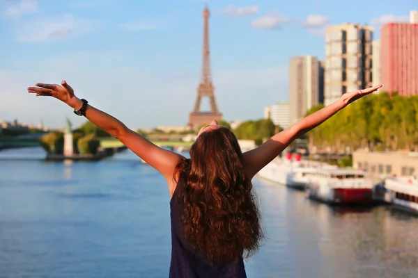 Beautiful girl in Paris, France — Stock Photo, Image