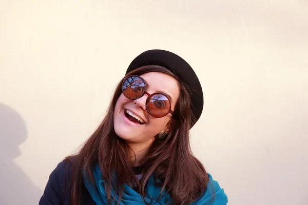 Close-up portrait of beautiful girl — Stock Photo, Image