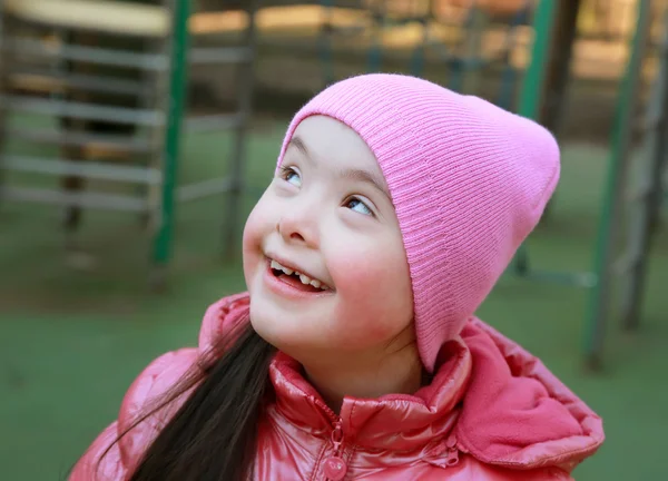 Cute little girl — Stock Photo, Image