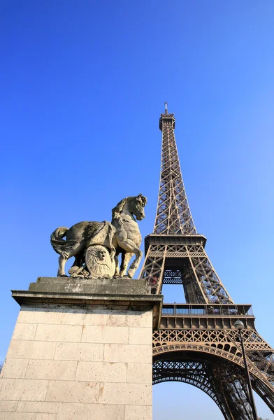 Torre Eiffel in primavera, Parigi, Francia — Foto Stock