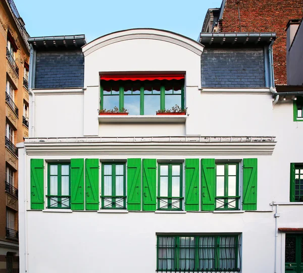 Paris montmartre typisk fasad — Stockfoto