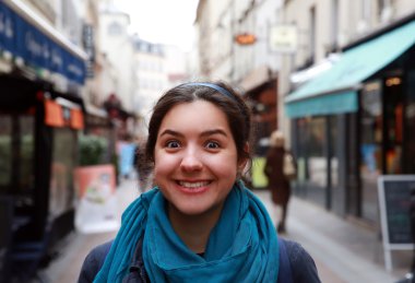 Güzel kız portresi yakın çekim