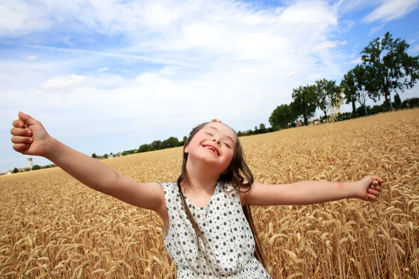 Young girl smiling — Stock Photo, Image