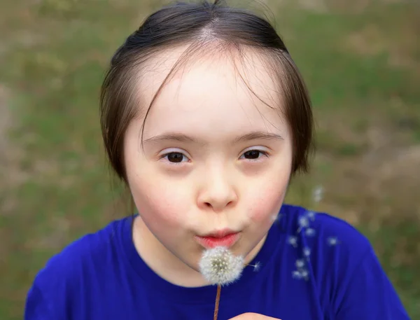 Retrato de menina bonita — Fotografia de Stock