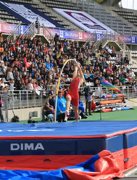 Сэм Кендрикс выиграл прыжки с шестом на DecaNation International Outdoor Games 13 сентября 2015 года в Париже, Франция — стоковое фото