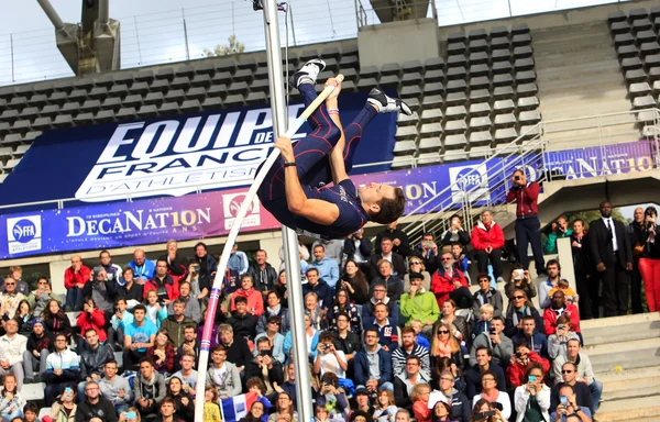 Lavillenie Renaud Decanation uluslararası açık Oyunlar üzerinde 13 Eylül 2015 yılında Paris, Fransa. — Stok fotoğraf