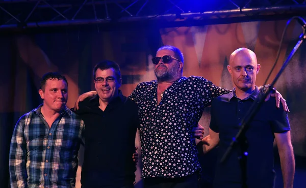 Boris Grebenshikov ve grubu - Brian Finnegan, Alan Kelly, John Joe Kelly Playing yeni sabah caz kulübü üzerinde 27 Eylül 2015 yılında Paris, Fransa — Stok fotoğraf