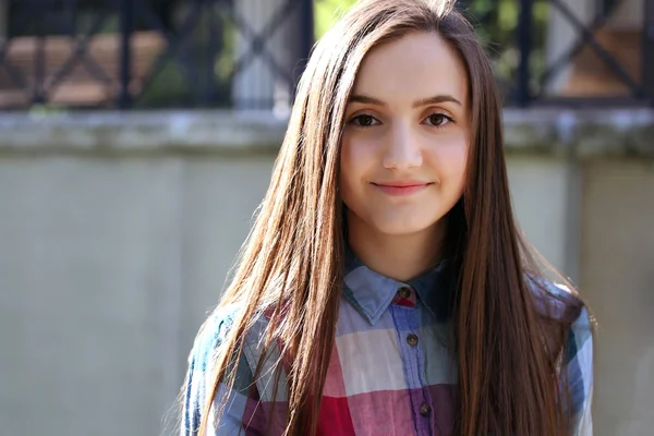 Retrato de menina bonita — Fotografia de Stock