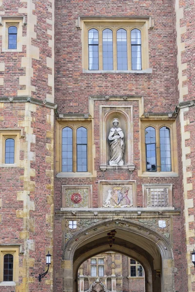 Exterior of ancient college building — Stock Photo, Image