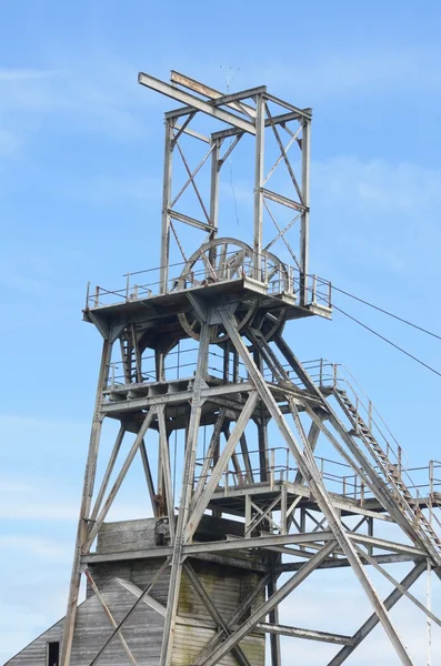 Cabeça de mina de metal com roda — Fotografia de Stock