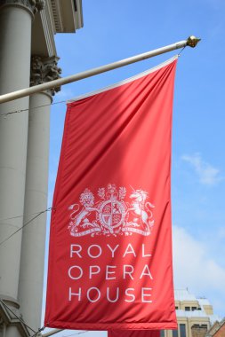 Royal Opera House kırmızı bayrağı