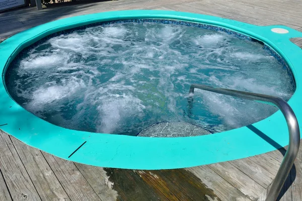 Jacuzzi extérieur Image En Vente