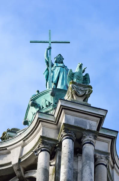 Santa Helena en lo alto de la torre del ayuntamiento —  Fotos de Stock