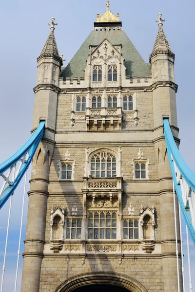 Één toren van de Tower bridge — Stockfoto