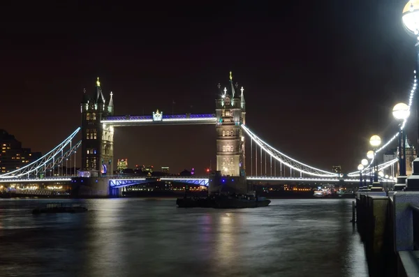 Tower bridge la nuit — Photo