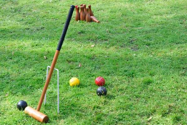 Equipo de Croquet y skittles al aire libre — Foto de Stock