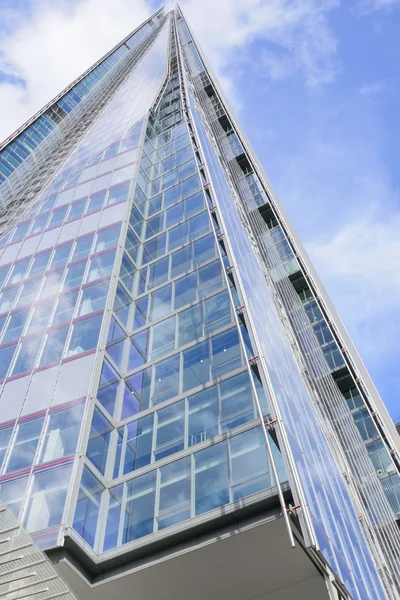 Blick nach oben zu Shard London — Stockfoto