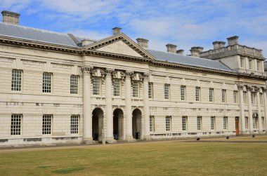 Greenwich Üniversite yan görünüm