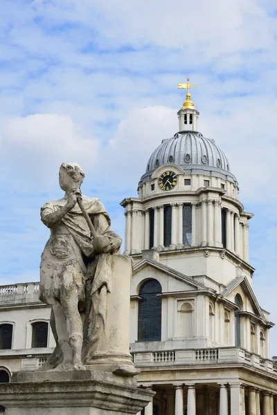 Colegio Naval de Greenwich con estatua — Foto de Stock