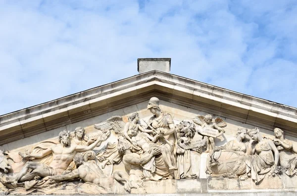 Neo Clássico detalhe telhado em Greenwich Londres — Fotografia de Stock