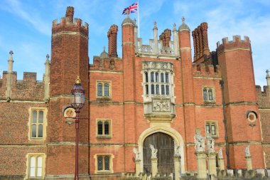 Hampton Court Sarayı açık