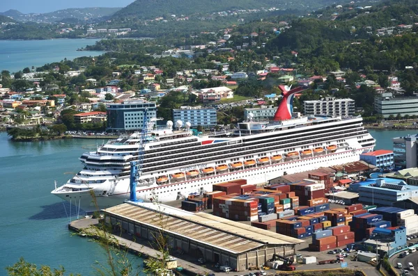 Crucero grande en la capital de Santa Lucía — Foto de Stock