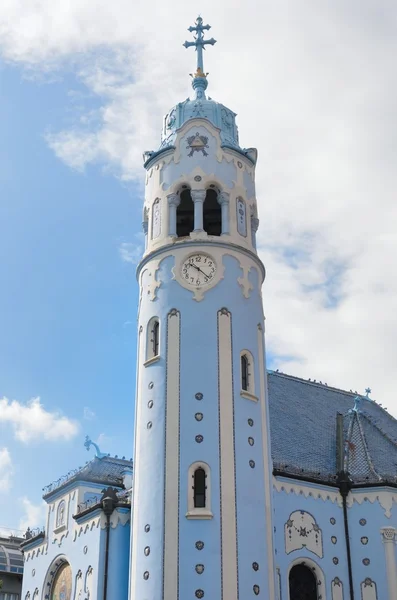 青いブラチスラバ教会 — ストック写真