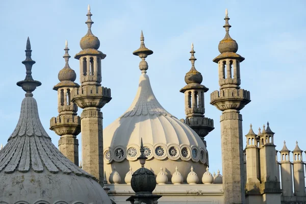 Tető- és tornyokat Brighton pavilon — Stock Fotó